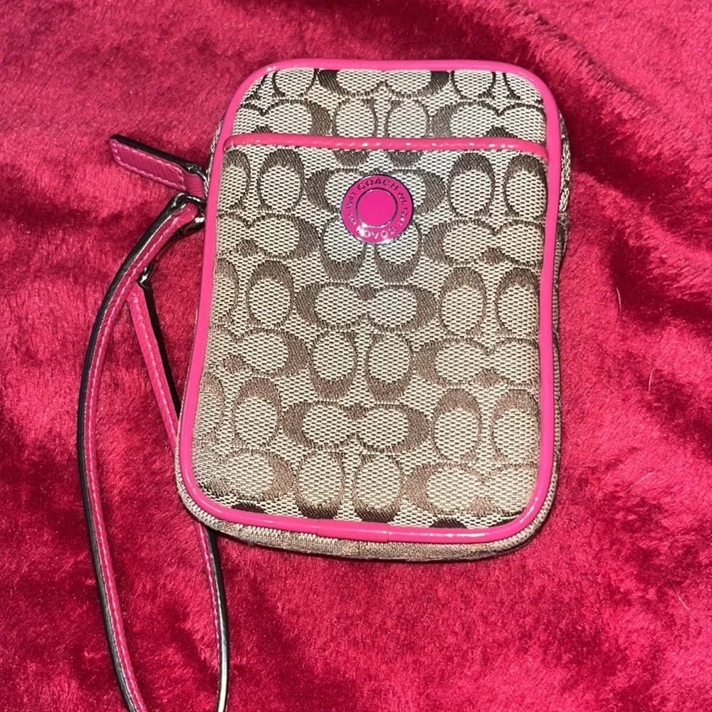 💕COACH wristlet💕NWOT - Picture 1 of 6